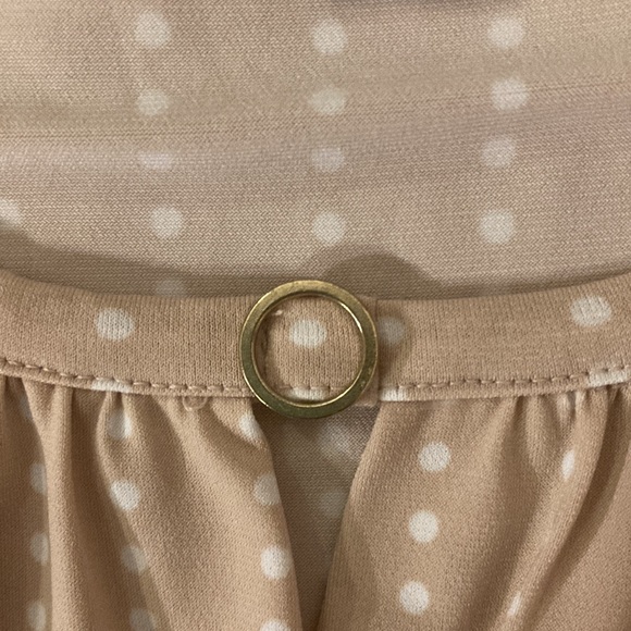 Liz Claiborne SZ Large Sleeveless Top Beige w White Dots - Picture 4 of 5